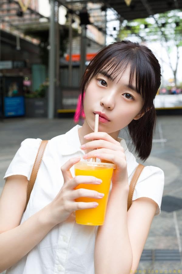 사인본★키쿠치 히나 20세 기념 사진집 - 메모리 memory 일반판