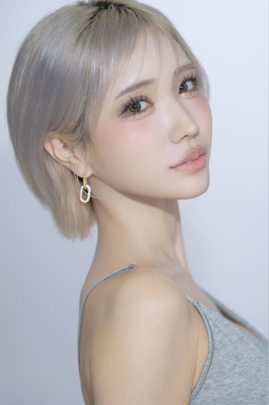 하루히 모카 사진집 - 레이와 최강 갸루 강림