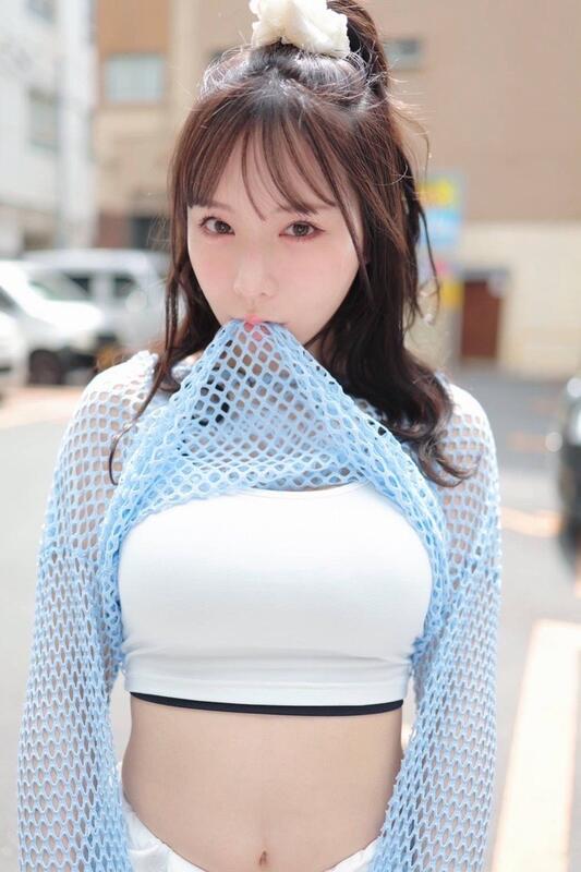 에비사키 아오 사진집 - 눈부신 블루