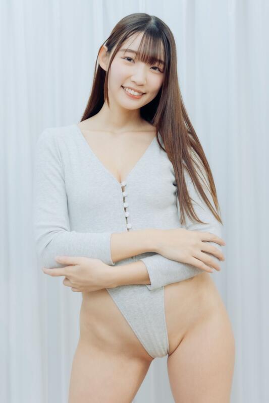 하사키 아무 1st 사진집 - 아유무스비