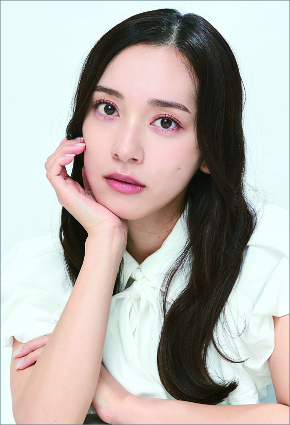 토마루 사야카 2026년 벽걸이 달력