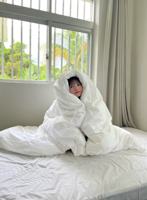 마키노 히나 1st 사진집 고리의 빛