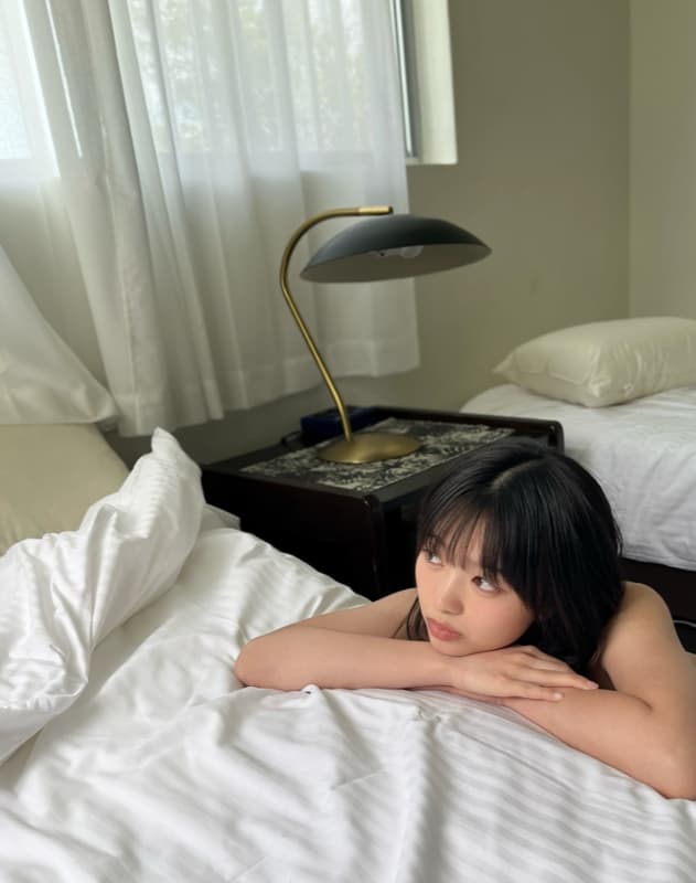 마키노 히나 1st 사진집 고리의 빛