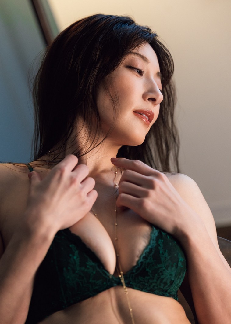 GRAVITYLESS 쿠마다 요코 사진집