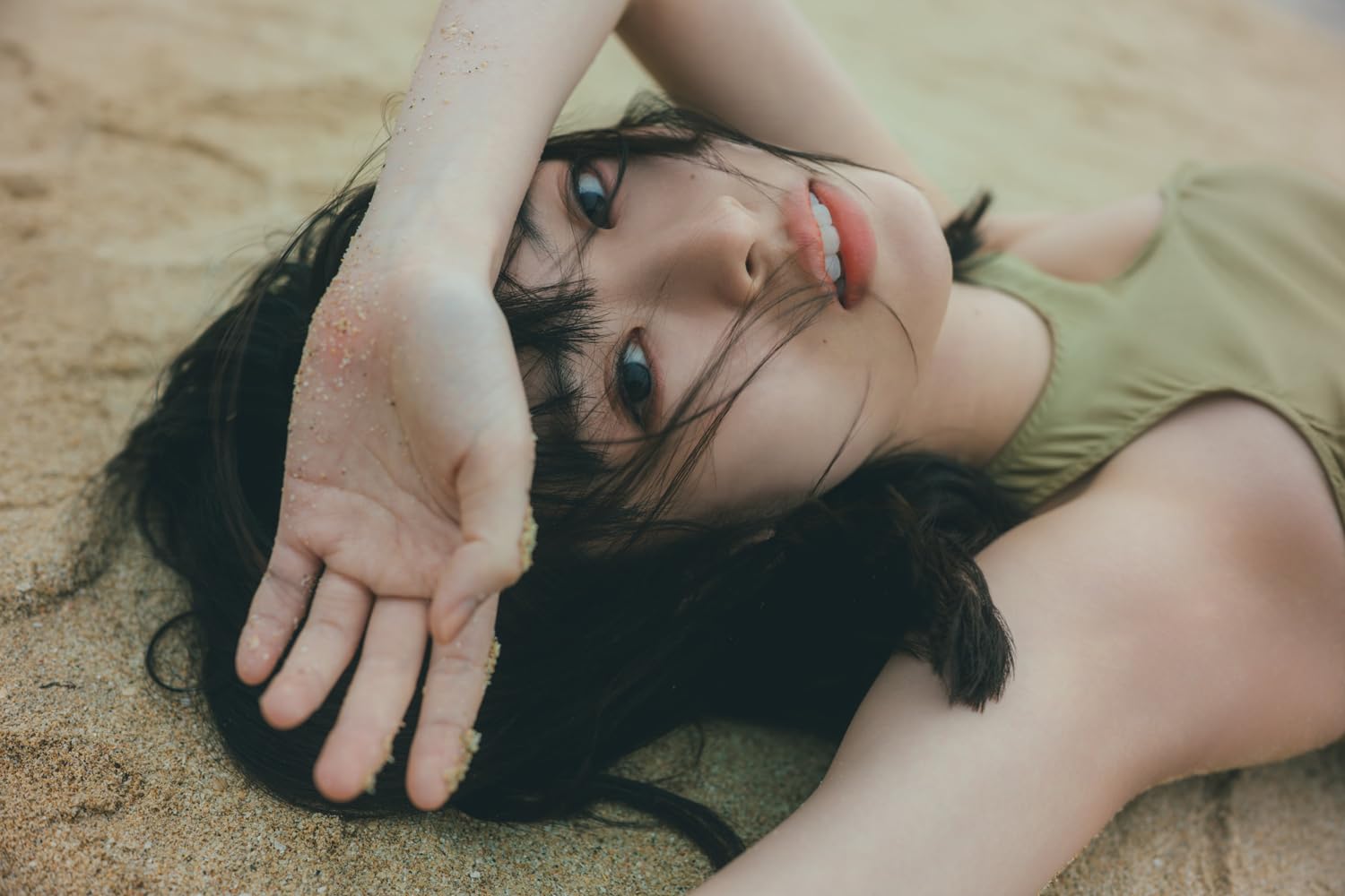 이모토 아야카 2nd 사진집 「BEST,」