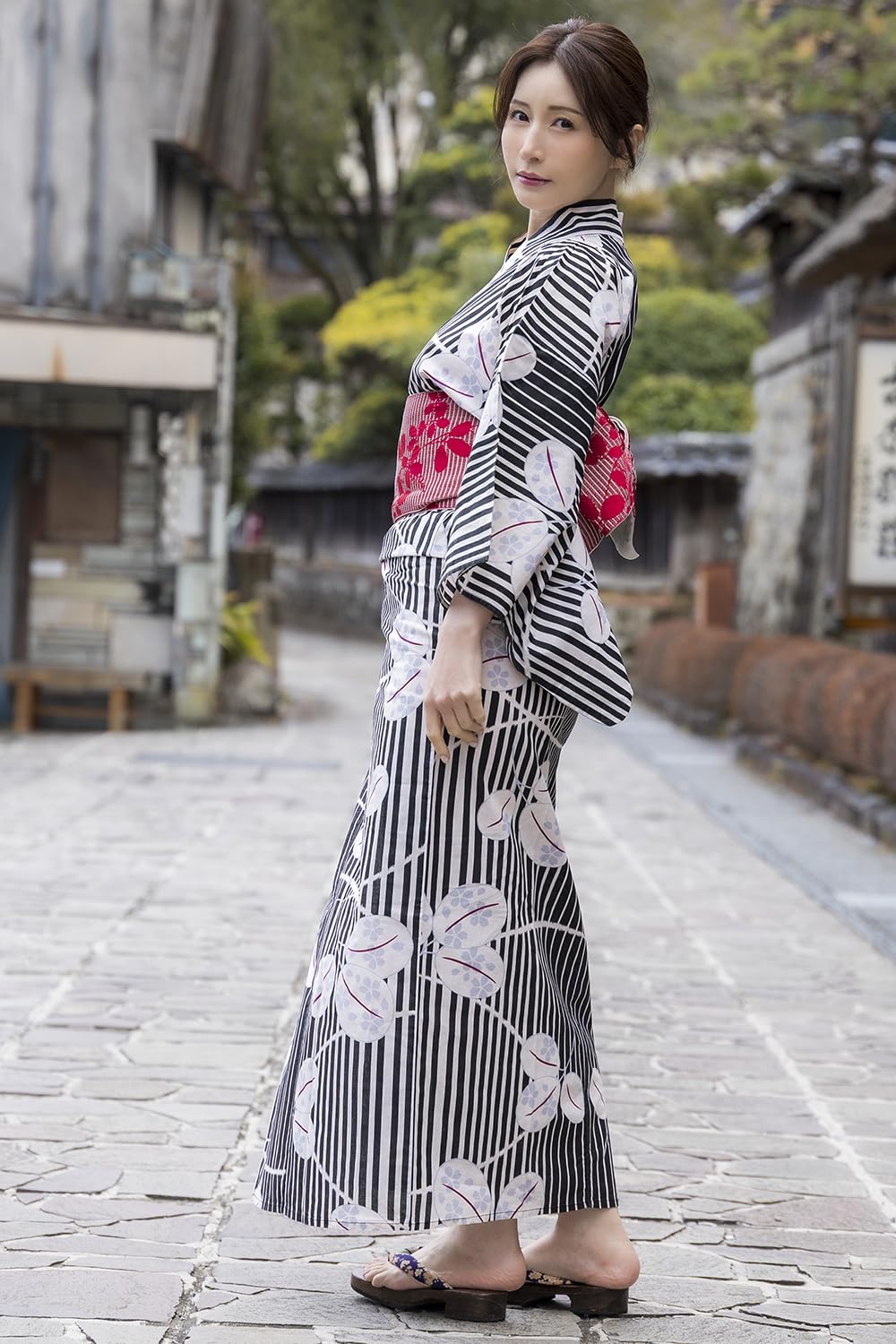 사사키 아키 사진집 『비밀 기지』