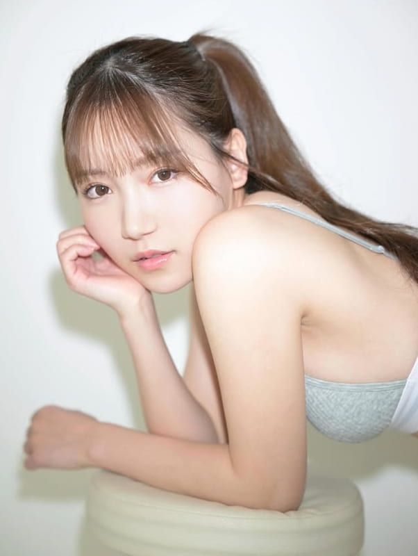 프리미엄 누드 포즈 북 미타 마린