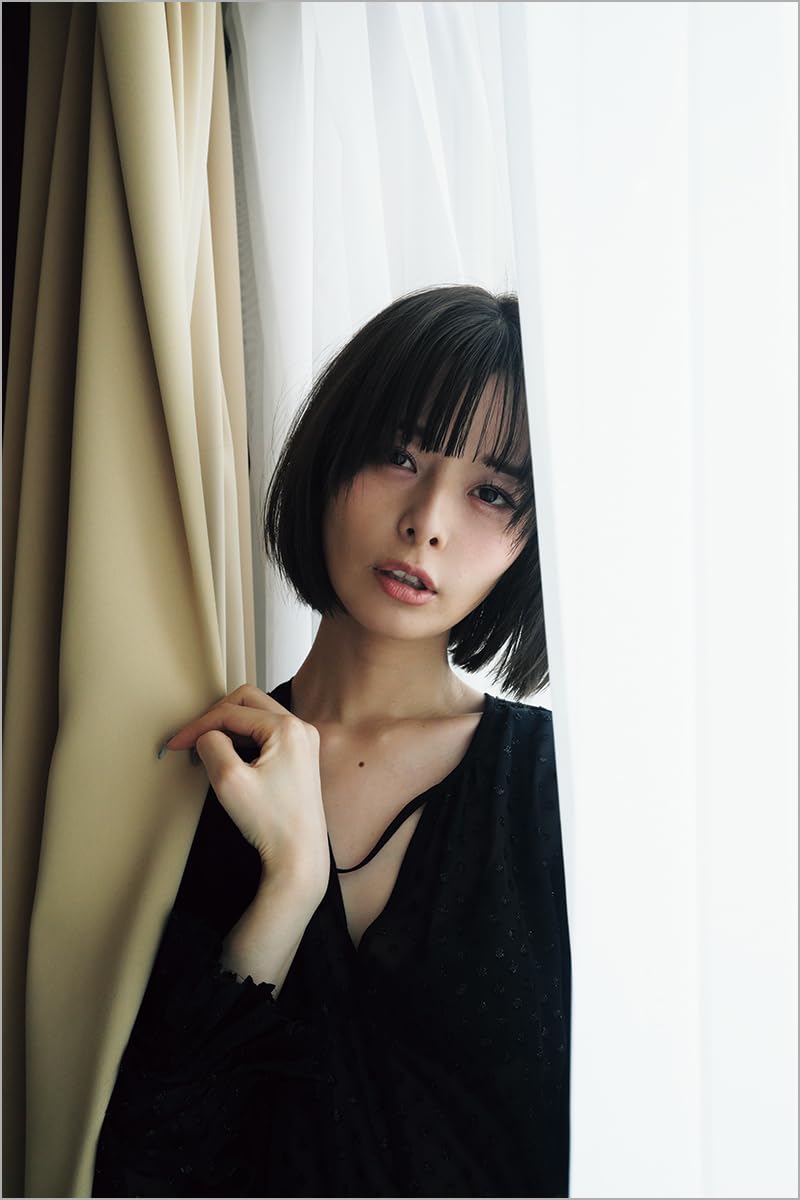 츠키노 루나 사진집 달이 차오르며.