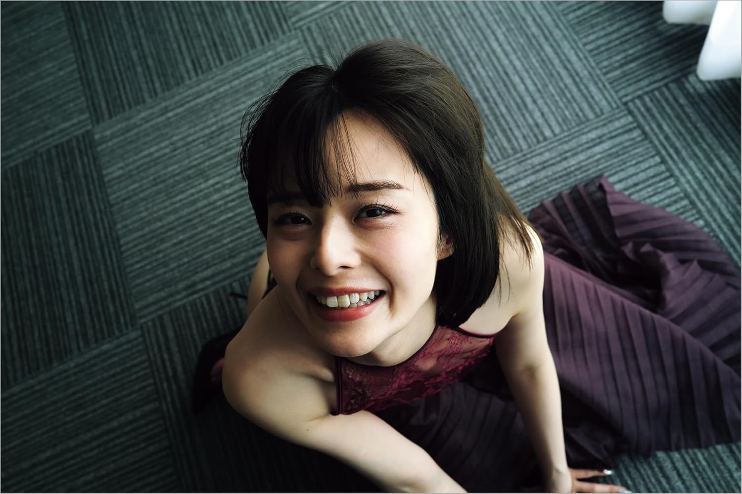 츠키노 루나 사진집 달이 차오르며.