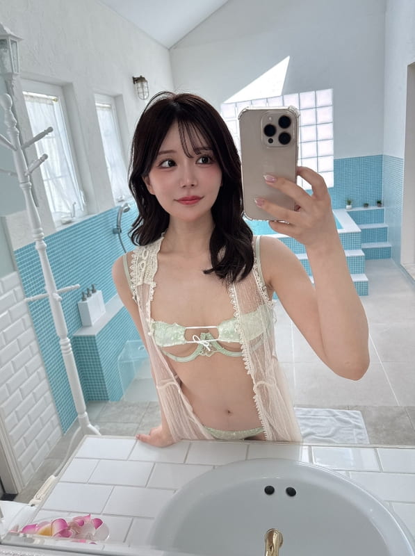 와카 나츠키 사진집 『나츠키이로』