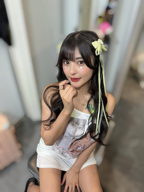 니토리 히나 사진집 SHUNSHINE KISS