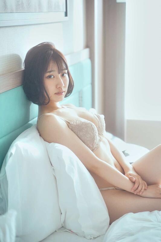 아다치 유리 1st 사진집 - 러브파라