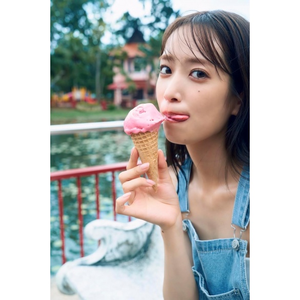 히나타자카46 사사키 쿠미 1st 사진집 - 넘기는 날들