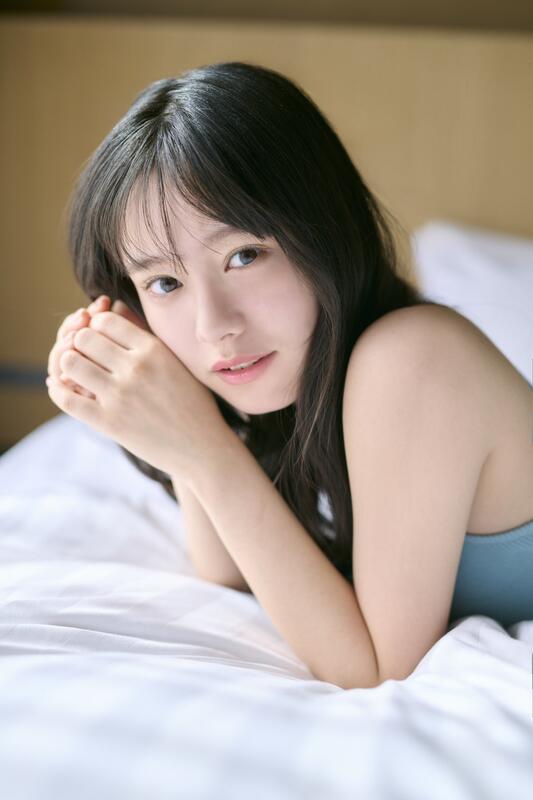 나카무라 유나 1st 사진집 - 세븐틴 17