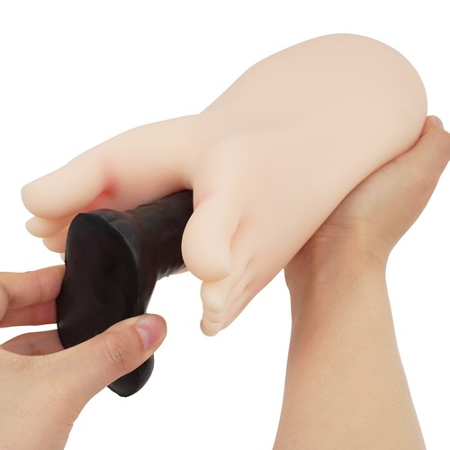 교도관의 고문 발로 당하는 체벌방