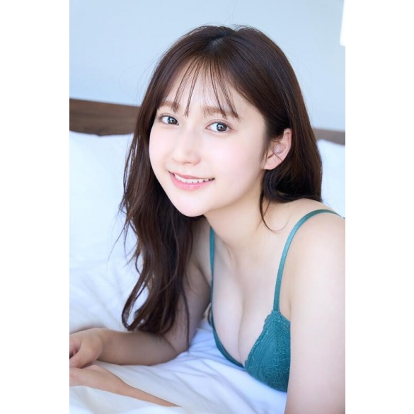 스즈키 쿠루미 1st 사진집 - 타이틀 미정
