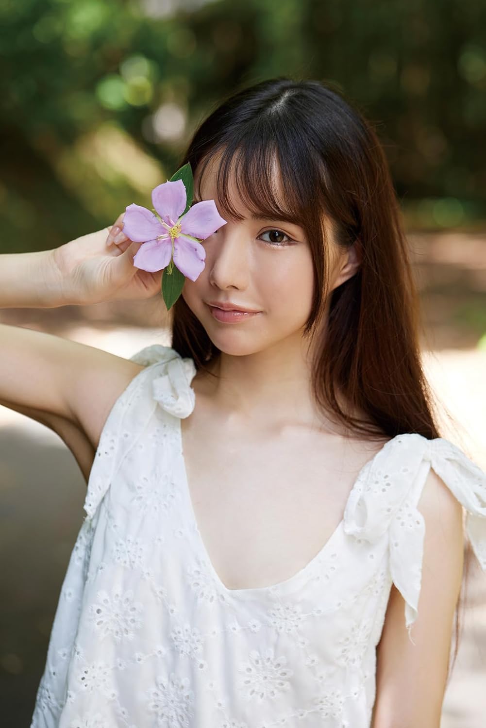 사사키 사키 사진집 - 조용하던 그 아이가… 남쪽 섬에선 웃으며 애교를? 그런 건 들어본 적 없어!