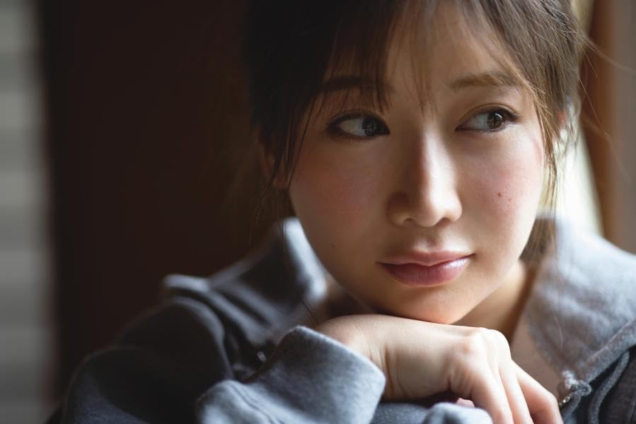 신카이 마키 첫 번째 사진집 - 순간에 피어나는