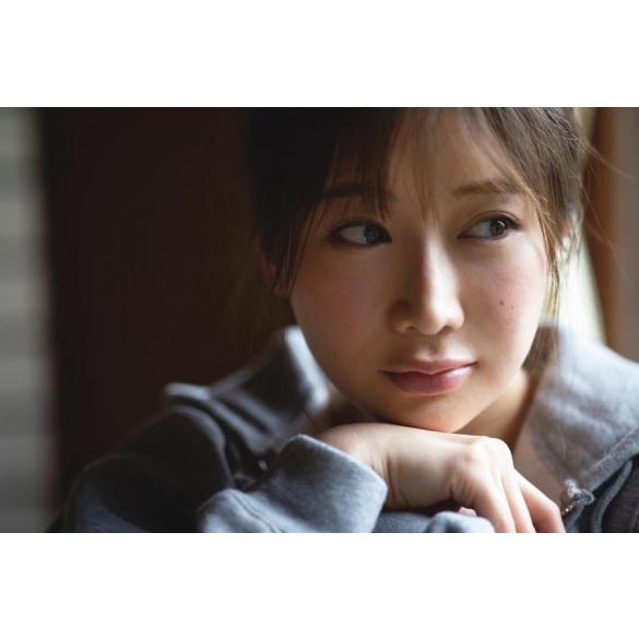 신카이 마키 첫 번째 사진집 - 순간에 피어나는