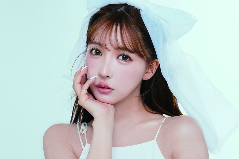 미카미 유아 2026년 벽걸이 달력