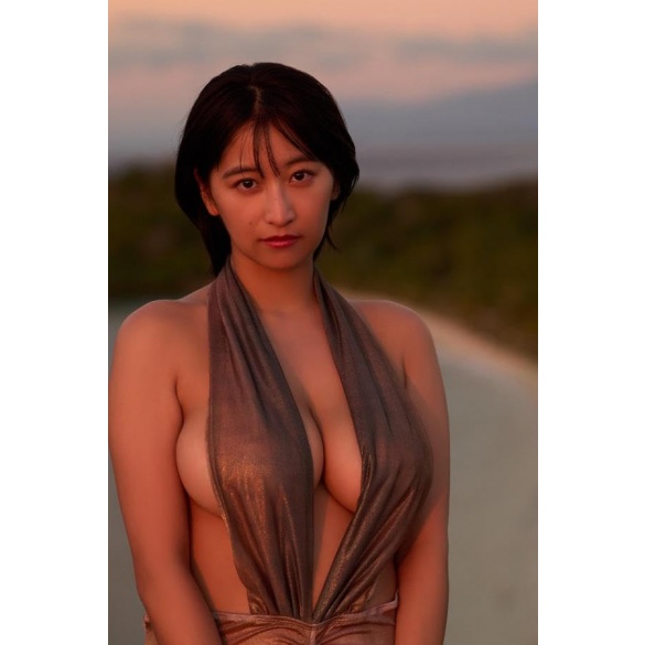 에노하라 이나 2번째 사진집
