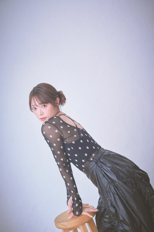 코야마 모요 두 번째 사진집 옆자리