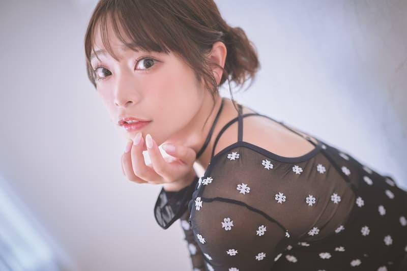 코야마 모요 두 번째 사진집 옆자리