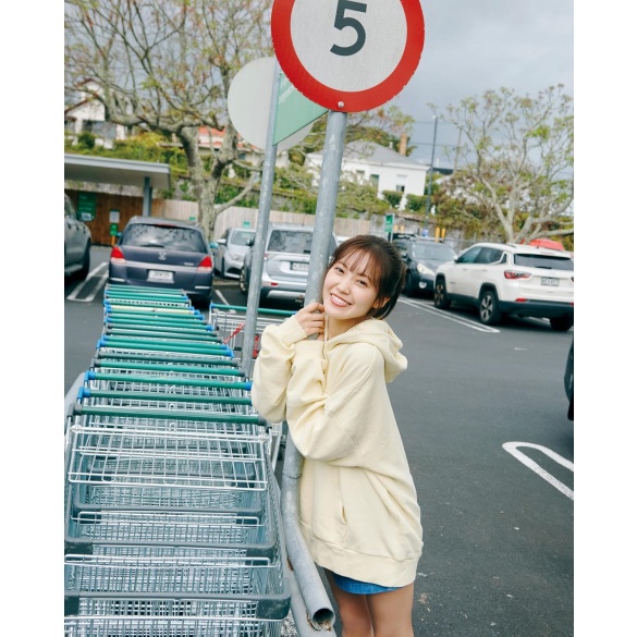 사쿠라자카46 마츠다 리나 1st 사진집 타이틀 미정