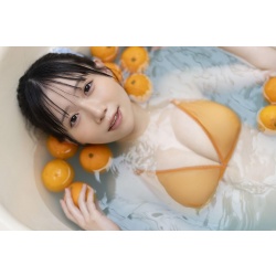 니이 아유미 1st 사진집 『아유치 한입』