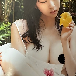 모모타 미츠키 1st 누드집 만족합니다!!!